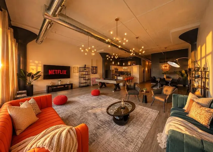 Massive Luxury 5Br Loft For Groups Up To 12 Guests With Optional Parking And Gym Access Near Mccormick Place And Soldier Field