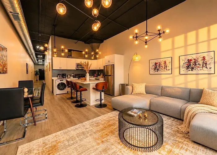 Mccormick 3Br/2Ba Luxury Suite For Up To 8 Guests With Optional Parking And Gym Access