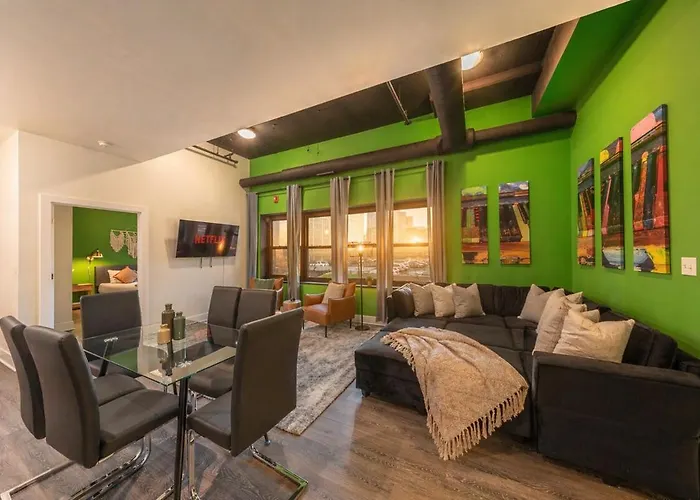 Modern 3Br In South Loop With Optional Parking And Gym Access Near Mccormick Place, Chinatown And Soldier Field