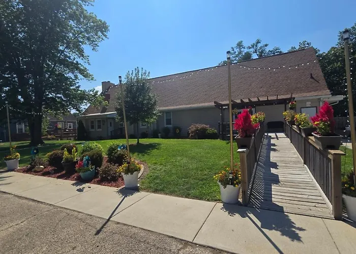 Medley Manor