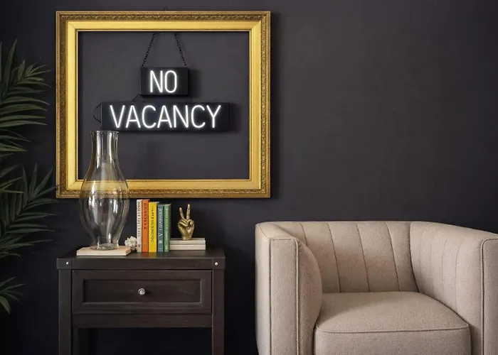 Cozy 4-Bedroom Apartment In Evanston