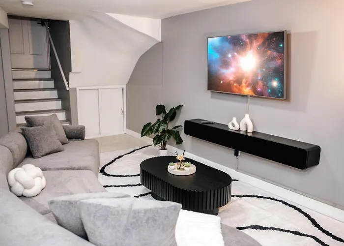 2Br Traveler'S Favorite • Modern And Clean