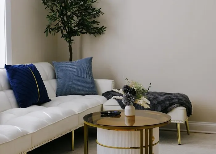 Sleeps 7 • Huge Projector • Designated Workspace