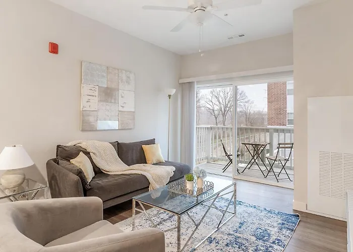 Landing Modern 2Bd Clubhouse Gym