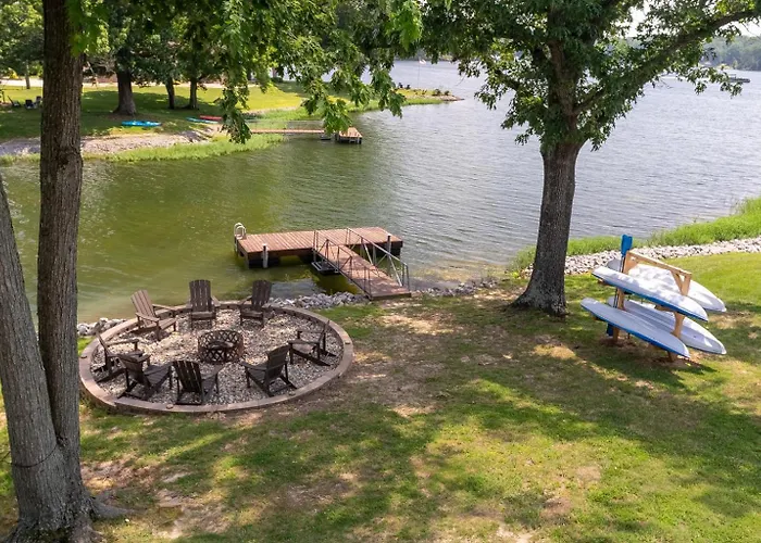 Easy-Access Dock, Kayaks & Views