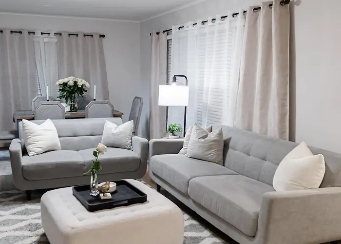 Cozy Home Near Airport