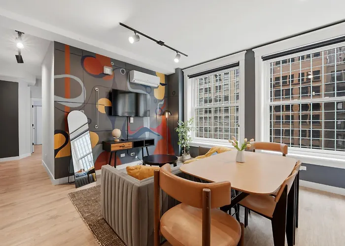 The Plymouth Chicago 4Bd
