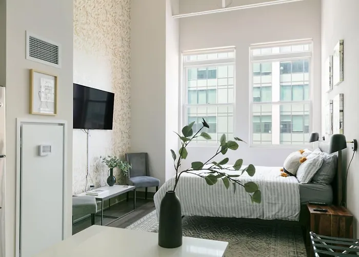 Mich Ave Downtown Penthouse - Rooftop Plus Gym #8