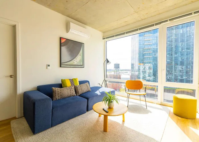 Modern 3Br Apartment Near North Ave Shops