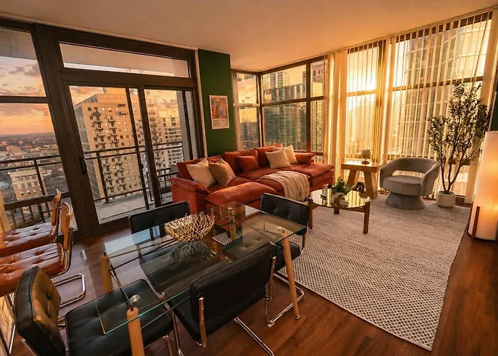 21St Floor Skyline 2Br Near Grant Park & Field Museum