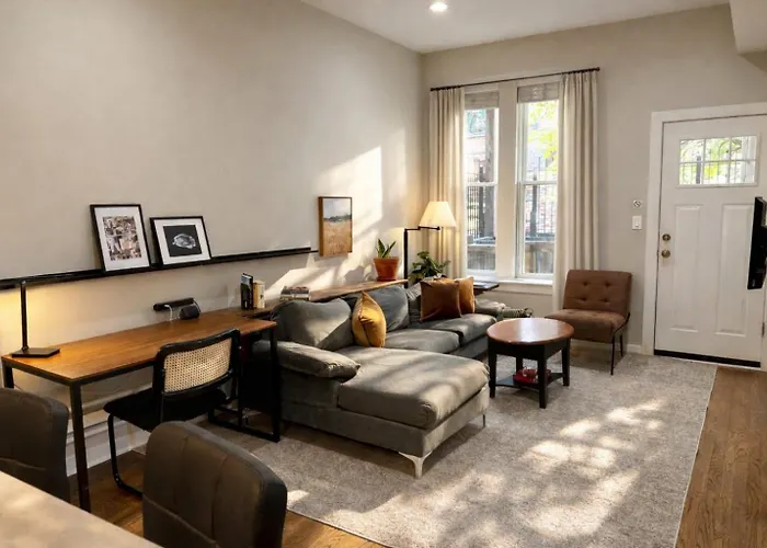 Flexhome West Town - Spacious 2Br Duplex - Sleeps 8