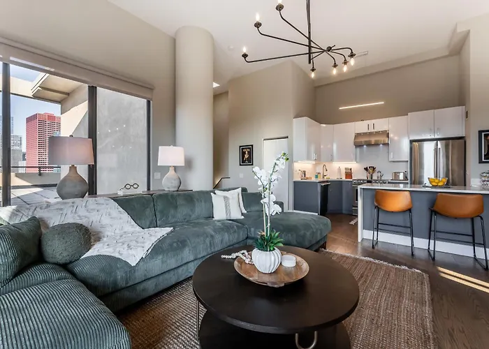 Downtown Penthouse 3Bd Views Parking Gym #2