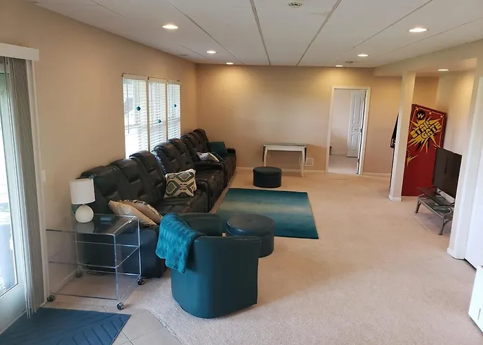 The Valley View 2 Bedroom Suite With Kit And Private Entry