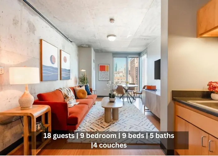 Downtown 9Bd - Sleep 18 -