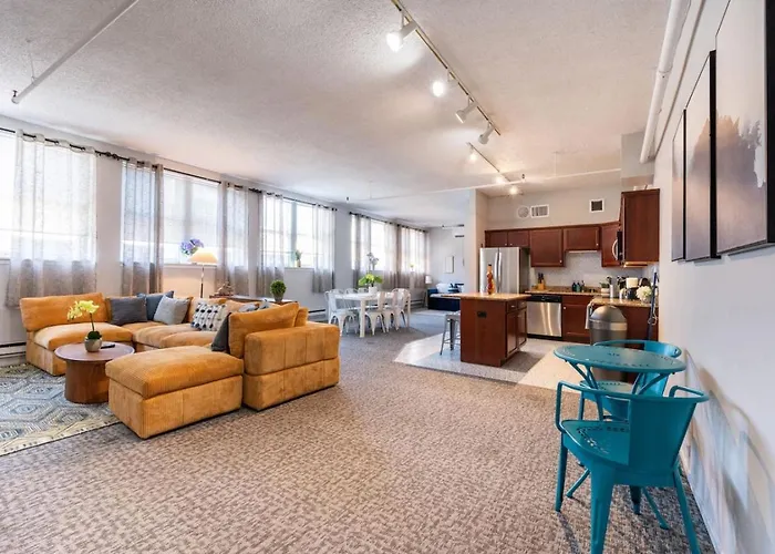 Spacious Downtwn Penthouse Vintage 3Bd-Gym & Balcony #2