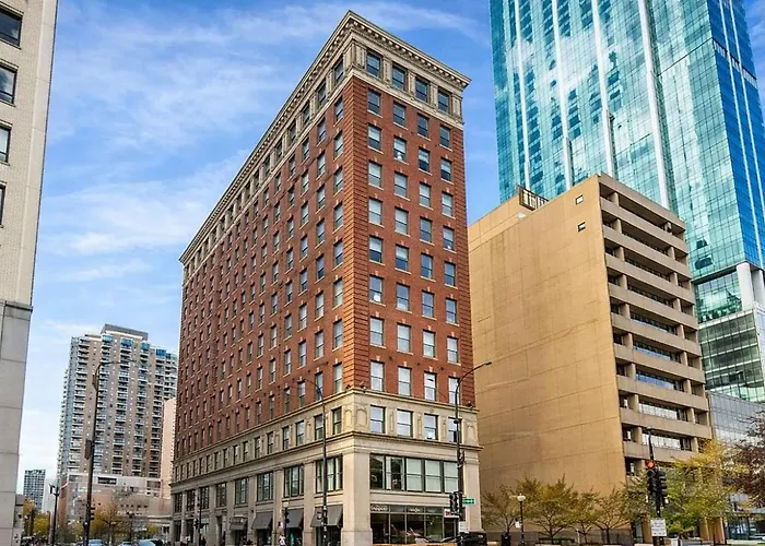 Downtown 9Bd - Sleep 18 -