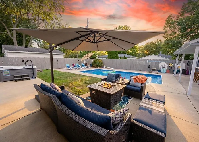 Central Location Hot Tub Heated Pool Digital Game Table