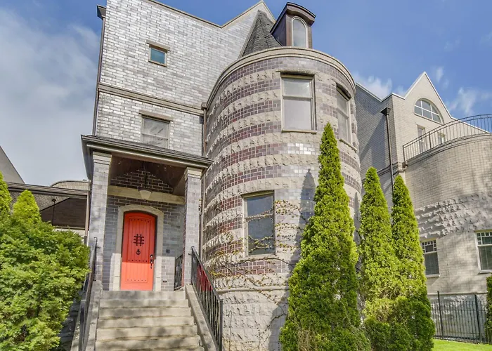 Steps To Lake & Beach! Multi-Level Oakland Haven
