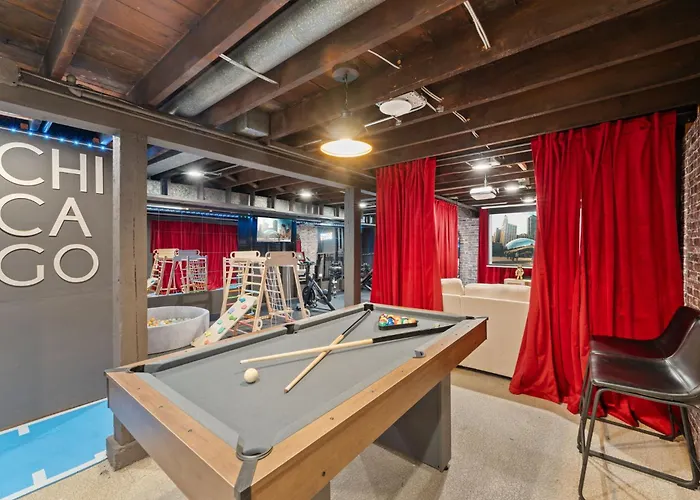 Portage Park, Jacuzzi, Movie Theater, Games & Arcade