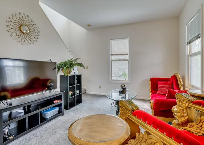 < 1 Mi To Uiuc! Family Game Day Hub W/ Large Yard