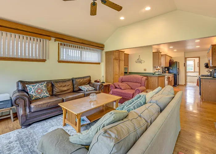 Fall Escape! Waterfront Chain O'Lakes Hideaway