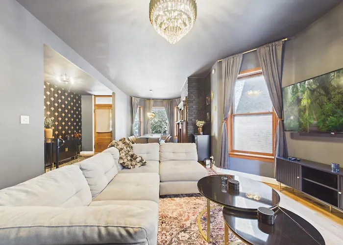 Wrigley Luxe Stay 3Br Free Parking