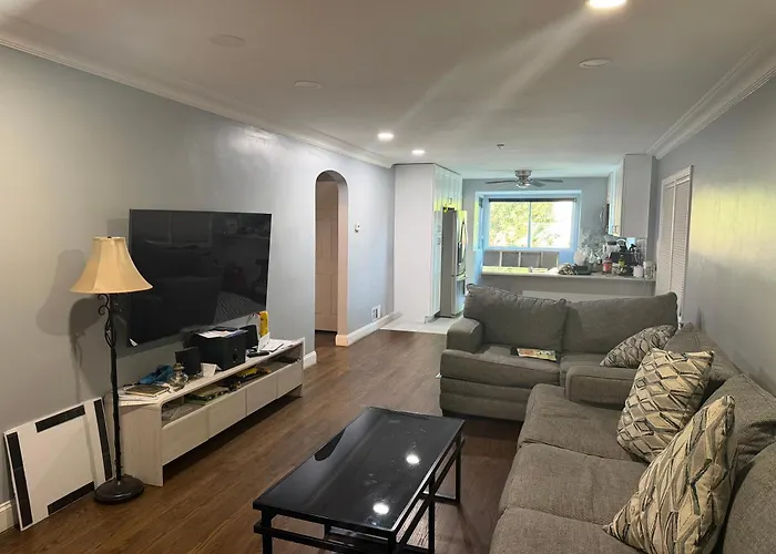 Cozy Home Near Midway Airport