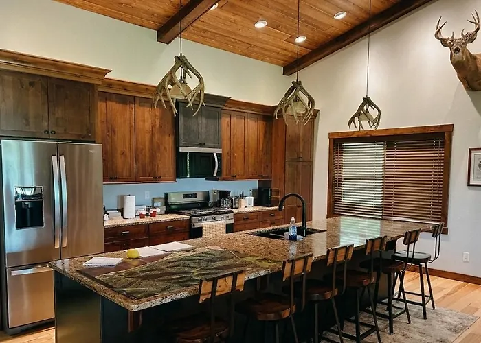 Suite 2 Remodeled 2Br W Kitchen & Grill