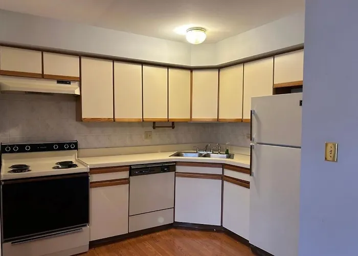 J Luxury Suites Cute & Cozy 1Br Bi Level Loft Style Apt