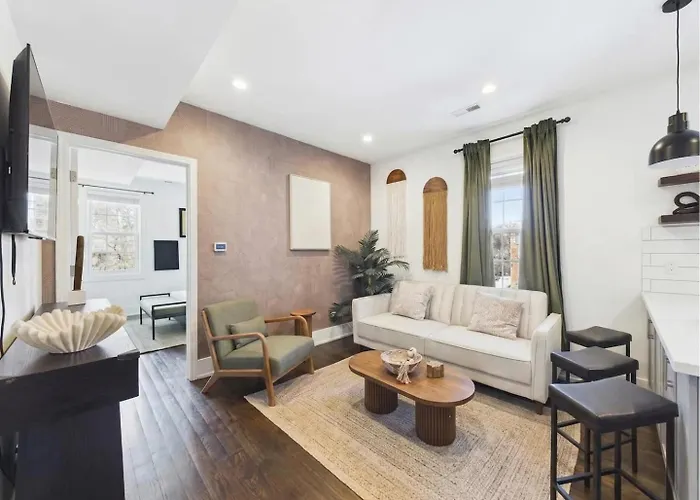 The Boho House Two Private Suites Parking