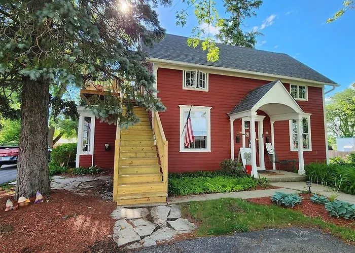 Cute Private Apartment Near Historic Woodstock Square