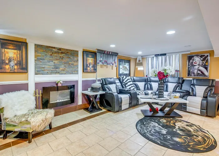 Near Parks & Metra Stations! Chicago Apt W/ Bar