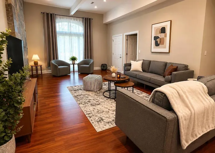 Mccormick Meetup - Prime Location - Sleeps 16