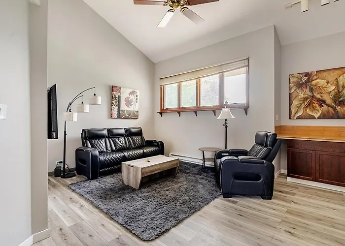 Beautifully Furnished One Bedroom Loft Located In Chicago'S South Suburb Of Alsip