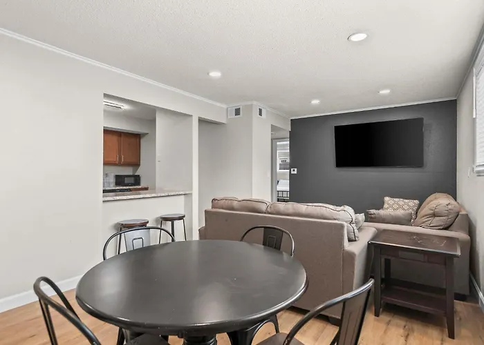 Newly Renovated Unit In Central Spfld #104