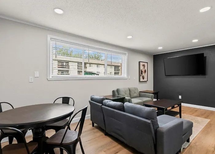 Newly Renovated Unit In Central Spfld #103