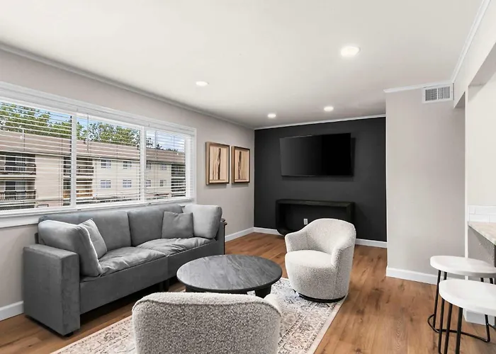 Newly Renovated Unit In Central Spfld #203