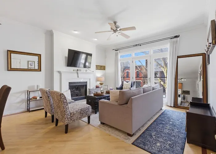 Heart Of East Village 2-Bed 2-Bath Peaceful Oasis Condo