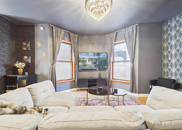 The Dakin Estate 4Br Speakeasy Duplex