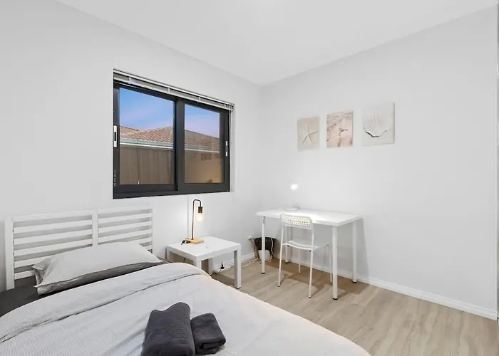 Professional Single Room 9 Walk To Curtin Uni