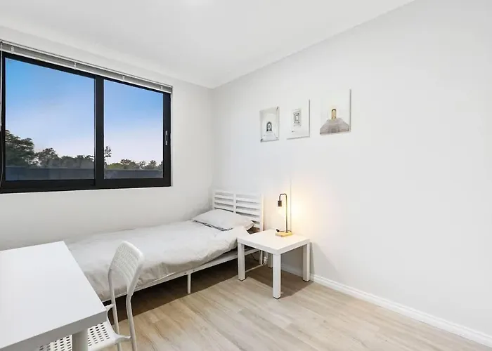 Professional Single Room 6 Walk To Curtin Uni
