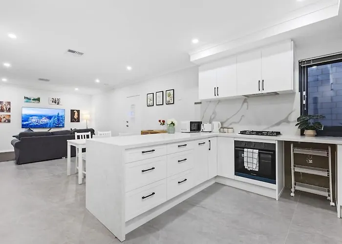 Corporate Entire House 3Walk To Curtin University