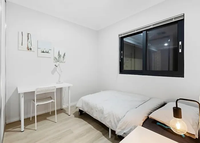 Professional Single Room 2 Walk To Curtin Uni