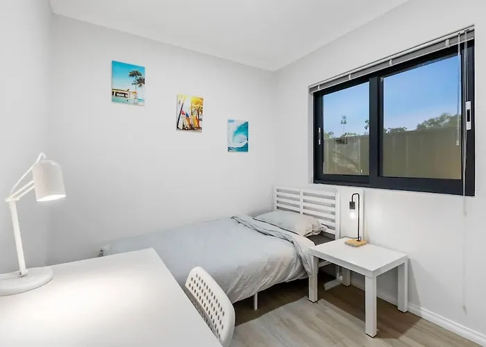 Professional Single Room 8 Walk To Curtin Uni