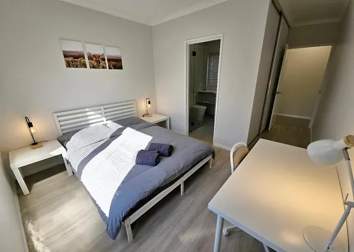 Executive Queen Room 4 Walk To Curtin University
