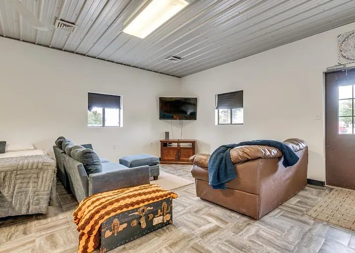 Montrose Studio Getaway W/ Covered Patio