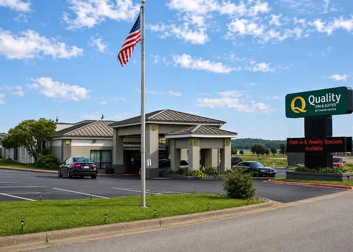 Quality Inn & Suites Moline Airport