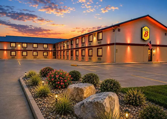 Super 8 By Wyndham Champaign
