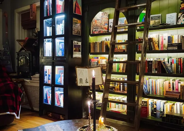 Tranquil Library 2Brm 1Bath Private Eclectic Apt At Solar Lodge