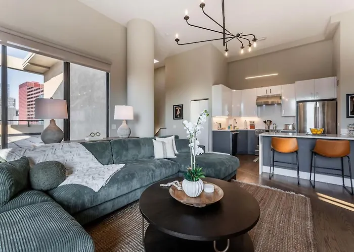Lux Dtown Penthouses 9Bd-9Ba Sleep 25 Parking, Pool, Gym